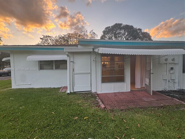 Building Photo - 1140 NW 85th Ave