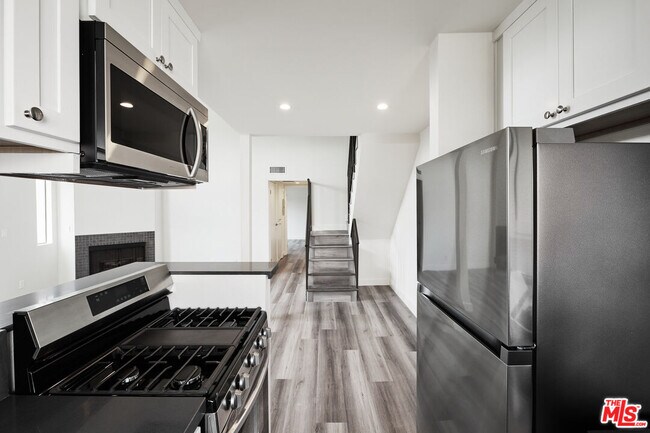 Building Photo - 6212 Fulton Ave