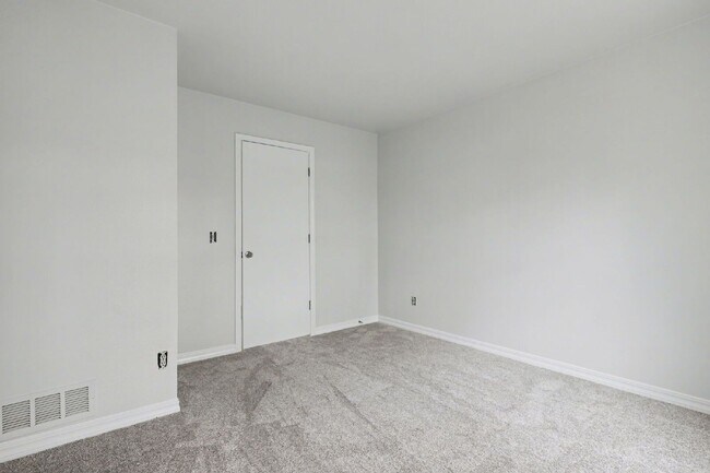 Building Photo - 4152 Charleston Dr