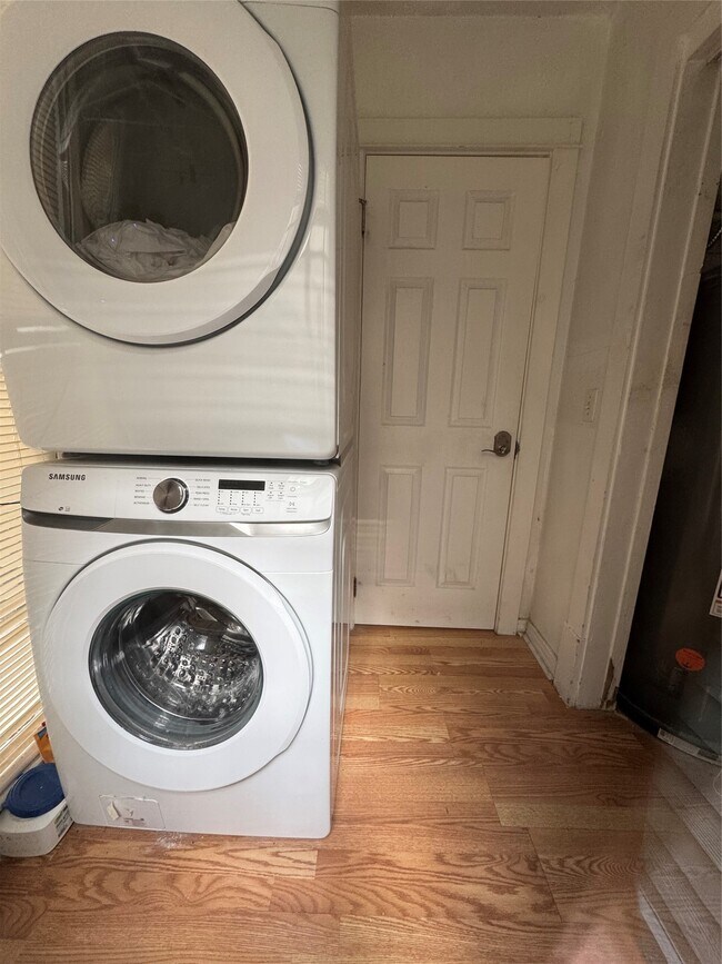 Building Photo - 517 18th St