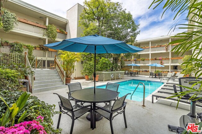 Building Photo - 1230 N Sweetzer Ave