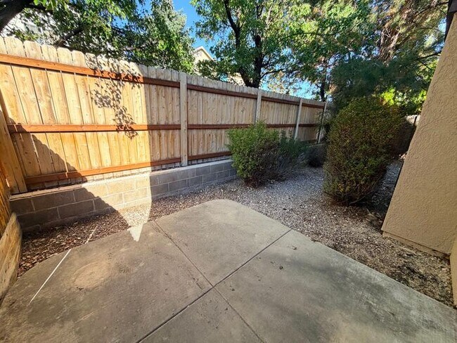 Building Photo - NW Reno Two Story - Beautiful Finishes with Mountain Views