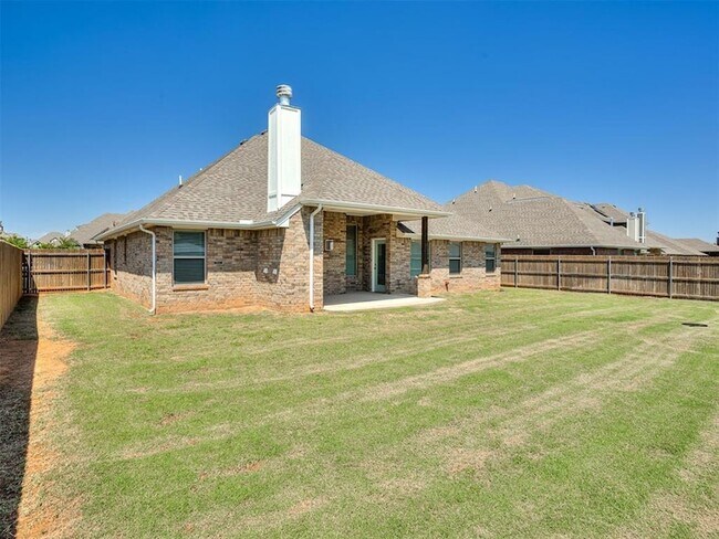 Building Photo - 800 Bison Crossing Dr