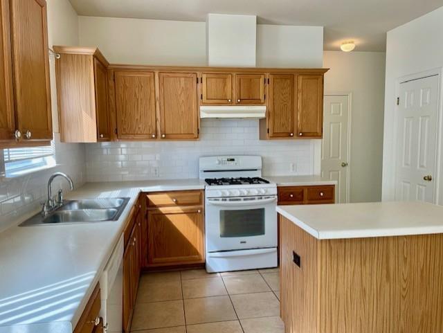 Building Photo - 15515 Cadoz Dr