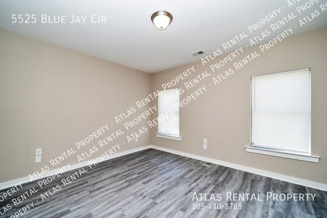 Building Photo - 5525 Blue Jay Cir