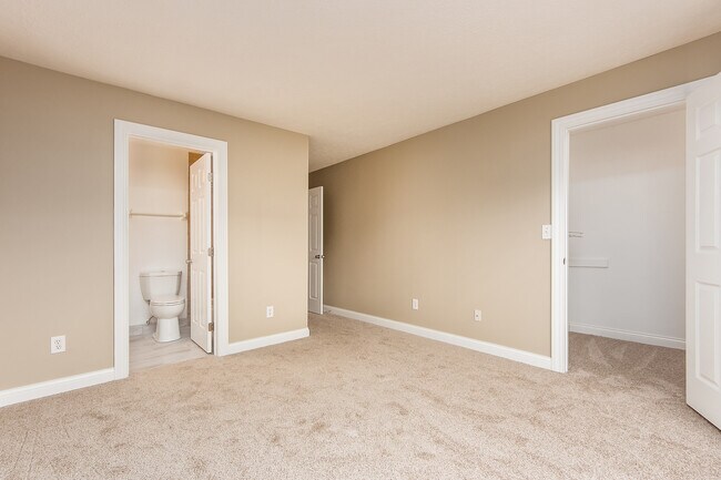 Building Photo - 2257 Hedgerow Road