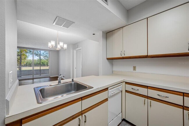 Building Photo - 2333 Feather Sound Dr