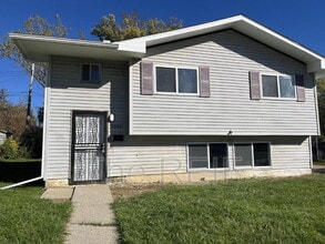 Building Photo - 5520 Bermuda Ln