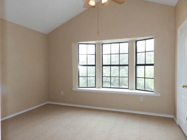 Building Photo - 11901 Swearingen Dr