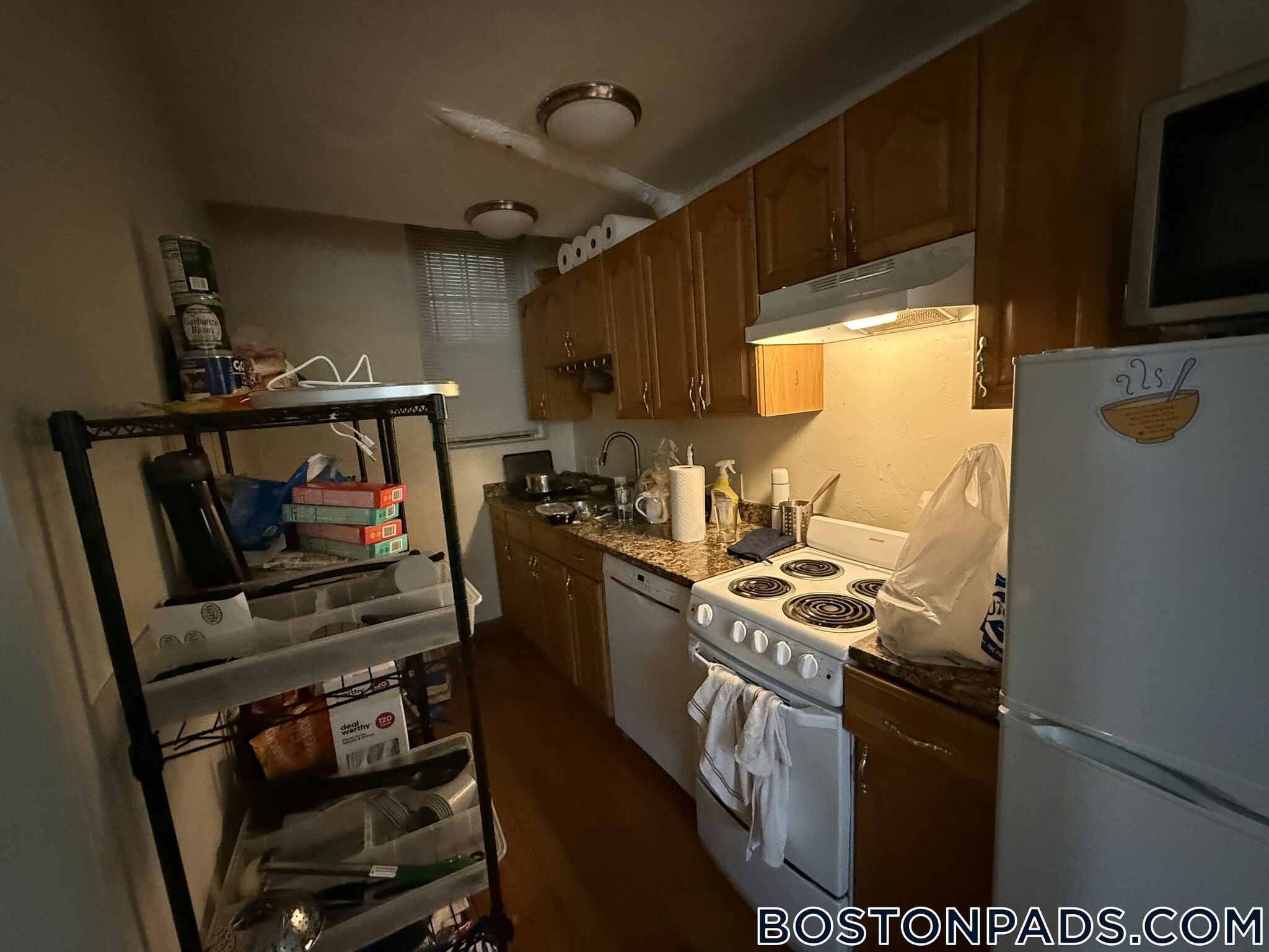 Building Photo - 204 Hemenway St