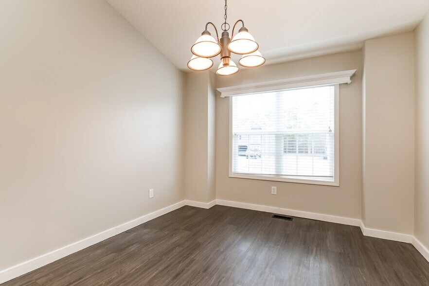 Building Photo - 234 Oak Glen Dr