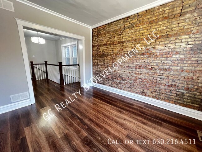 Building Photo - 1439 N Artesian Ave