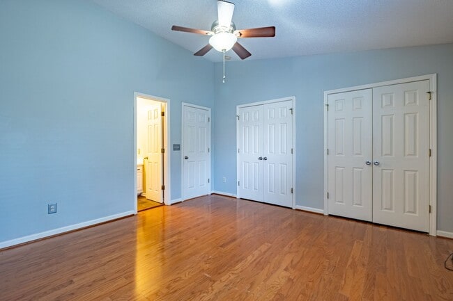 Building Photo - Private 2BR Townhome with Two En-Suite Bathrooms