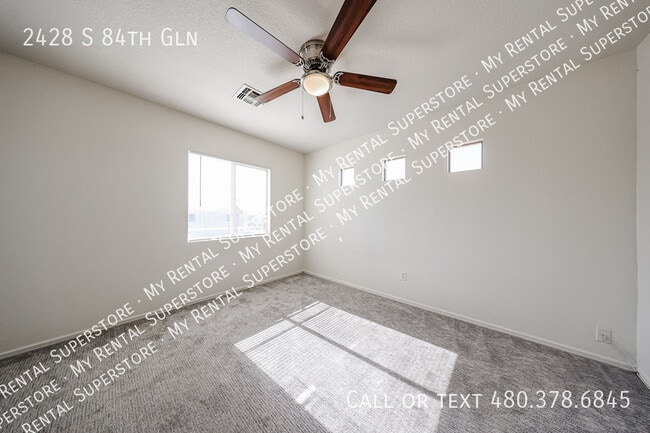 Building Photo - 2428 S 84th Gln