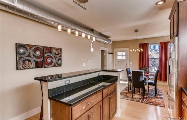 Building Photo - Updated 2-bedroom, 1-bath townhouse in the...