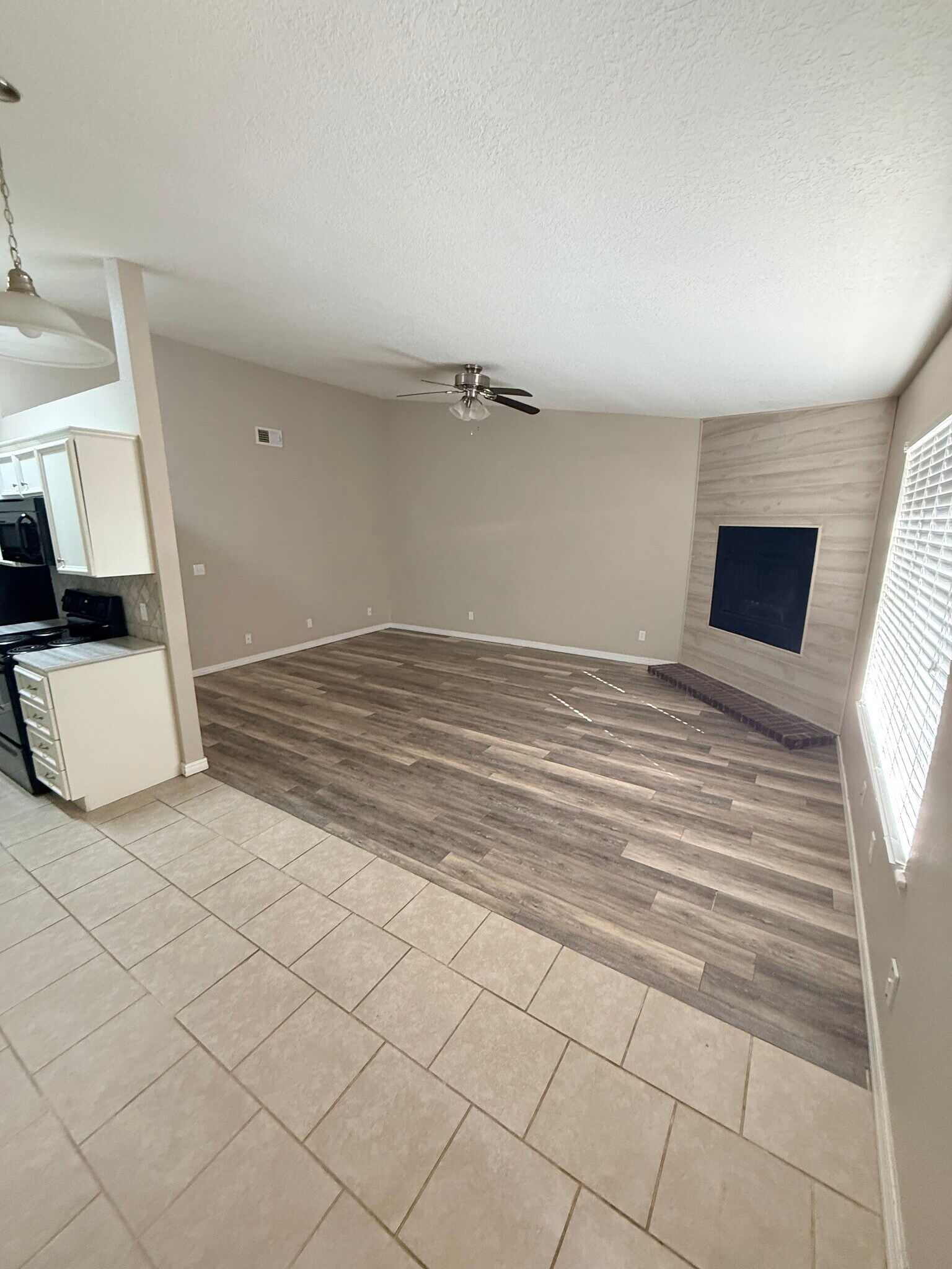 Building Photo - 822 Hardy Springs Cir