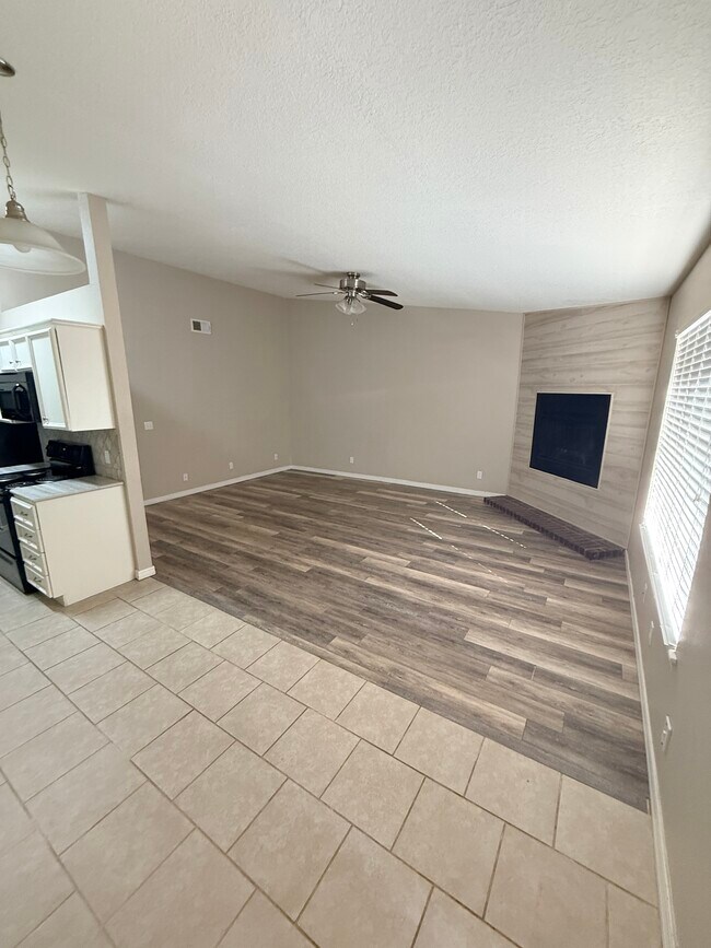 Building Photo - 822 Hardy Springs Cir