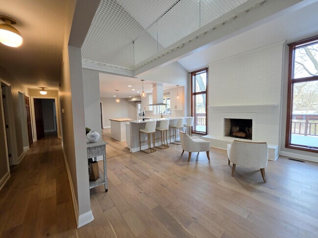 Building Photo - 3427 E Dobson Pl