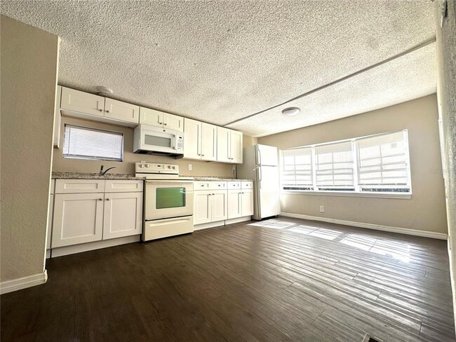 Building Photo - 12 Hill St