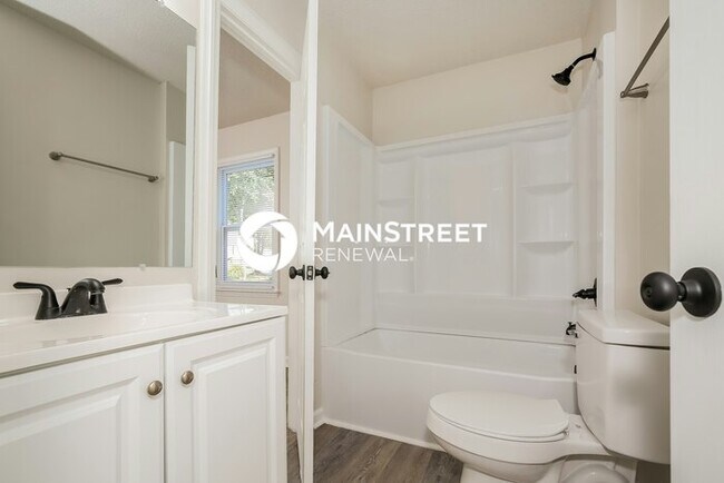 Building Photo - 4 Bedroom Pet-Friendly Home in GREENSBORO,...