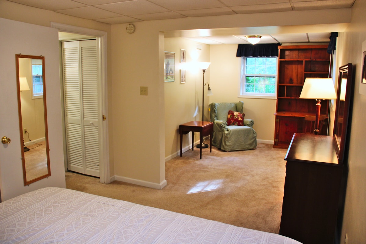 Sitting room in bedroom - 813 Spring Valley Drive