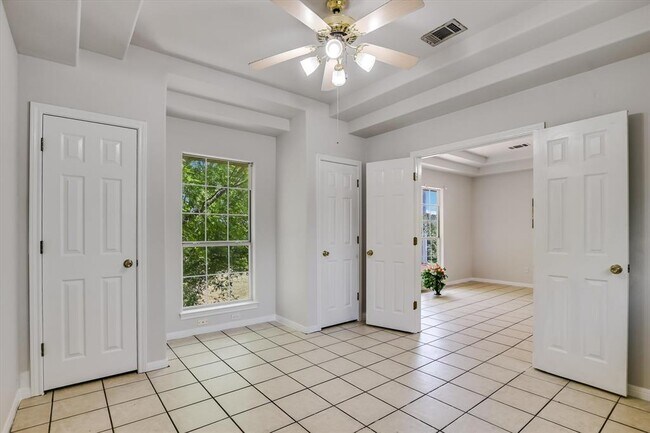 Building Photo - 2101 Chaparral Dr