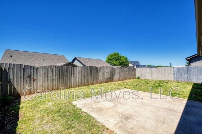 Building Photo - 415 Aniken Cir