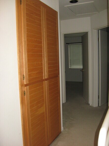 Linen Cabinets - 6999 Rodling Dr