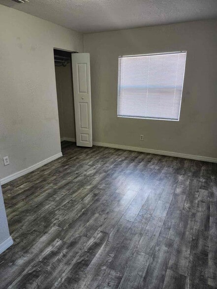 Building Photo - 1335 E Bay St