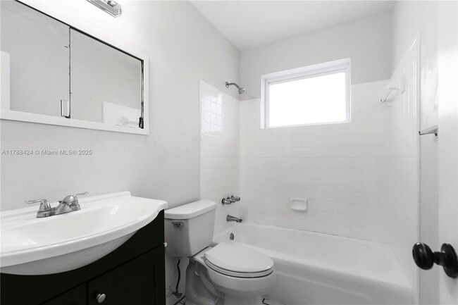 Building Photo - 1511 NW 85th Way