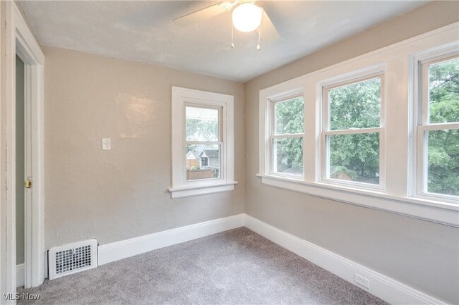 Building Photo - 2338 16th St SW