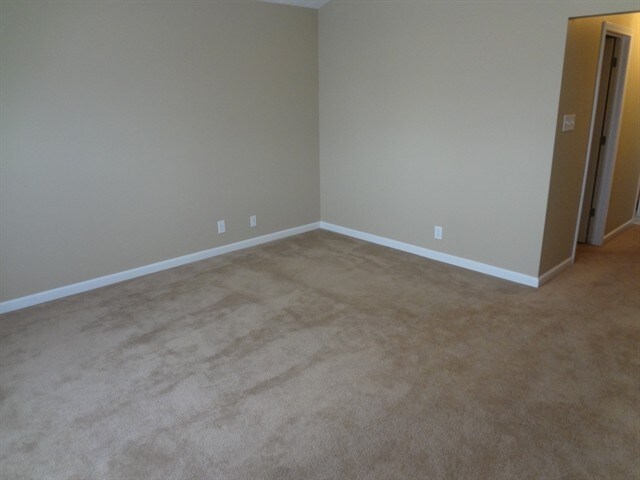 Building Photo - 4648 Birmingham Drive