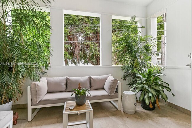 Building Photo - 502 Loretto Ave