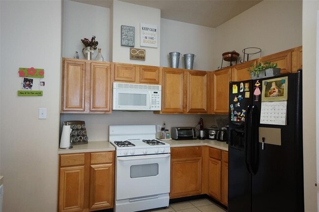 Building Photo - 25115 Clover Ranch Dr