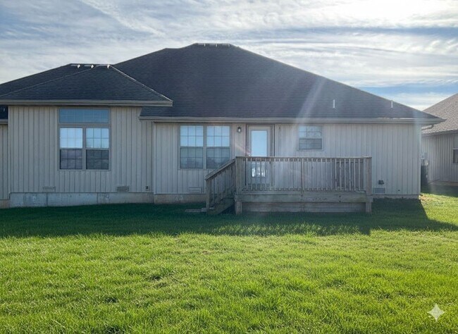 Building Photo - 5697 W Alexa Ln