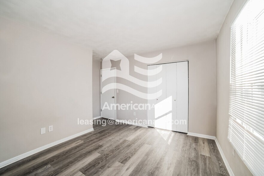Building Photo - 3703 N Molleck Dr