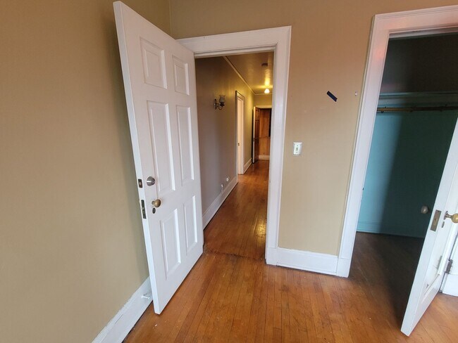 Building Photo - 2002 E 1st St