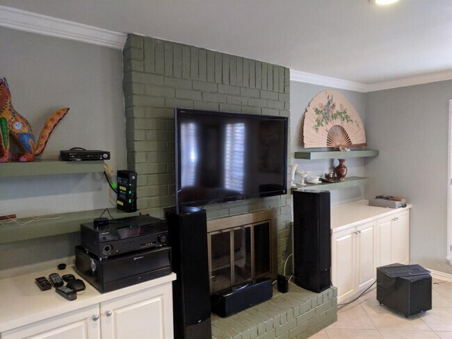 Building Photo - 8415 Loralinda Dr