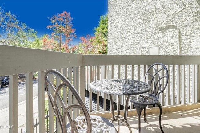 Building Photo - 8577 Rugby Dr