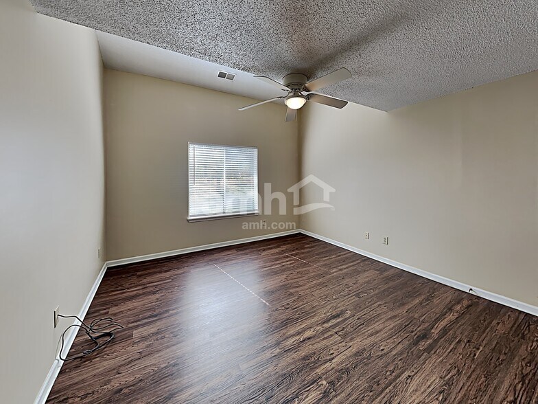 Building Photo - 9319 Cedar River Rd