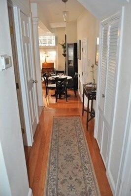 Building Photo - 60 Phillips St