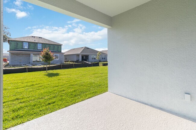 Building Photo - Beautiful Energy Efficient 4/2 Close to La...
