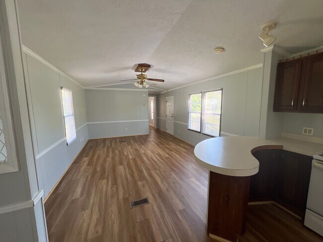 Building Photo - For Rent Davie County!!