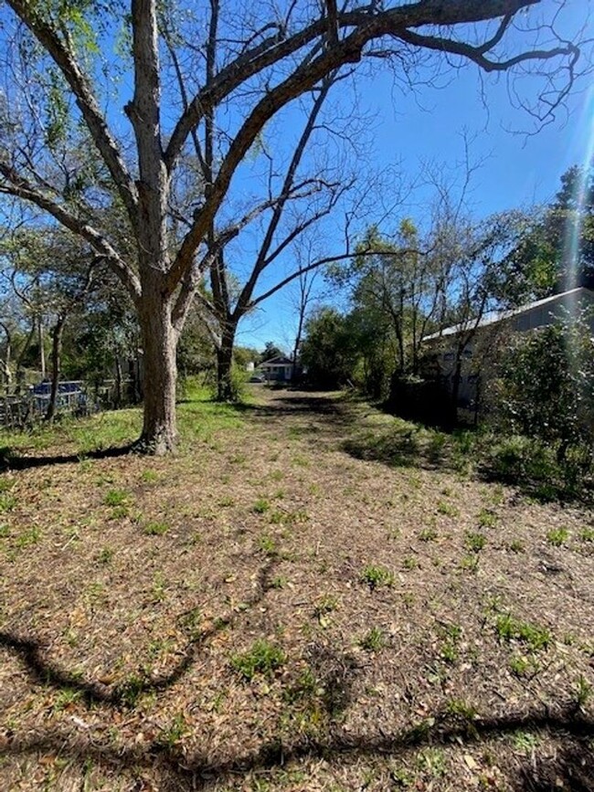 Building Photo - Welcome to this newly remodeled 4-bedroom,...