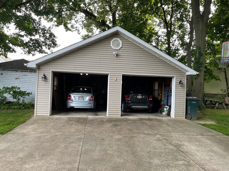 Building Photo - 2648 3rd St