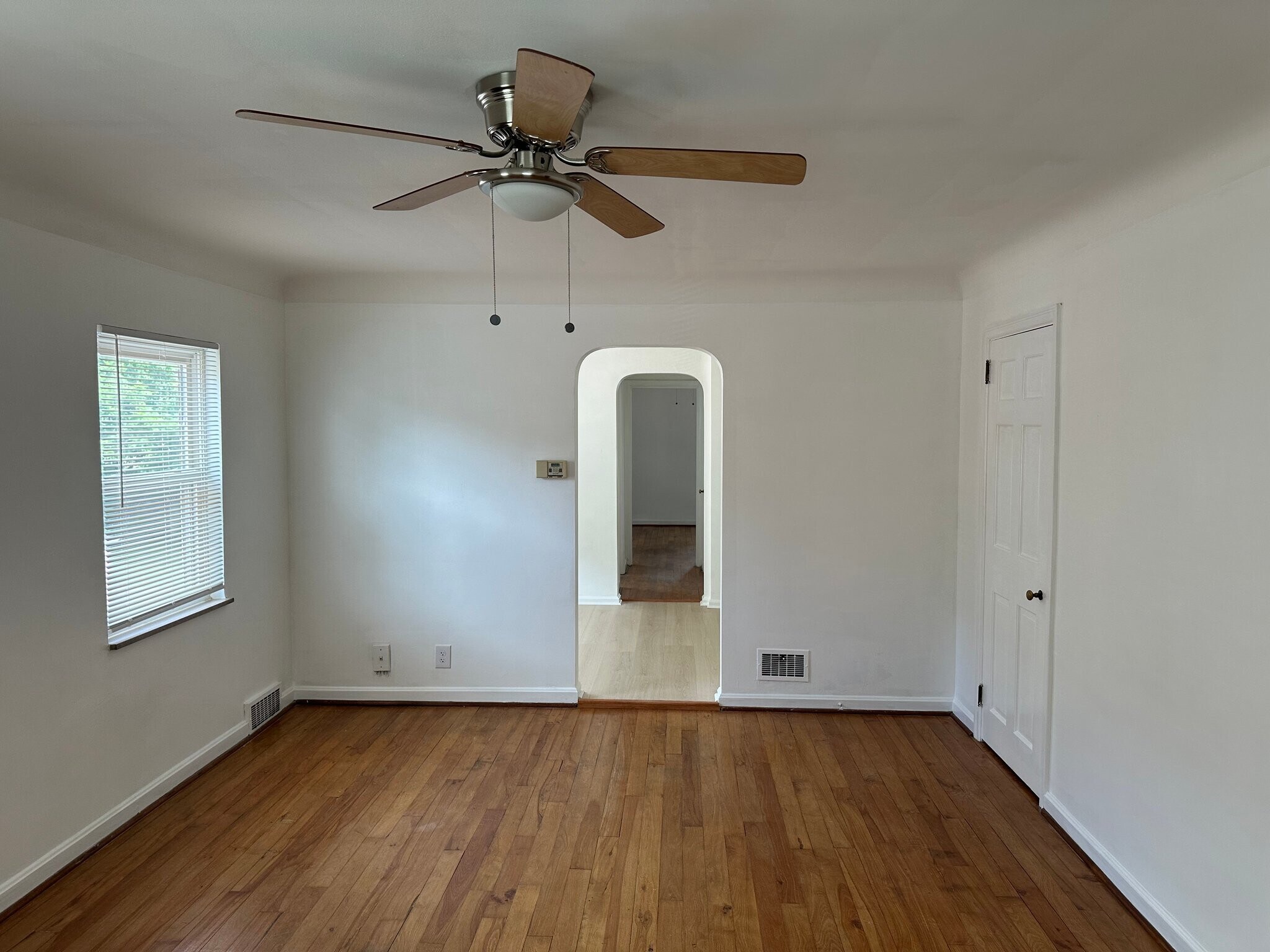 Building Photo - 1660 Llanfair Ave