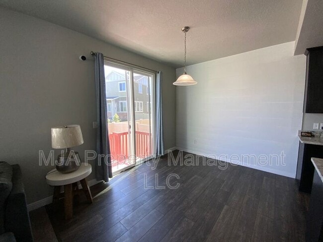 Building Photo - 5549 Dornton Ct