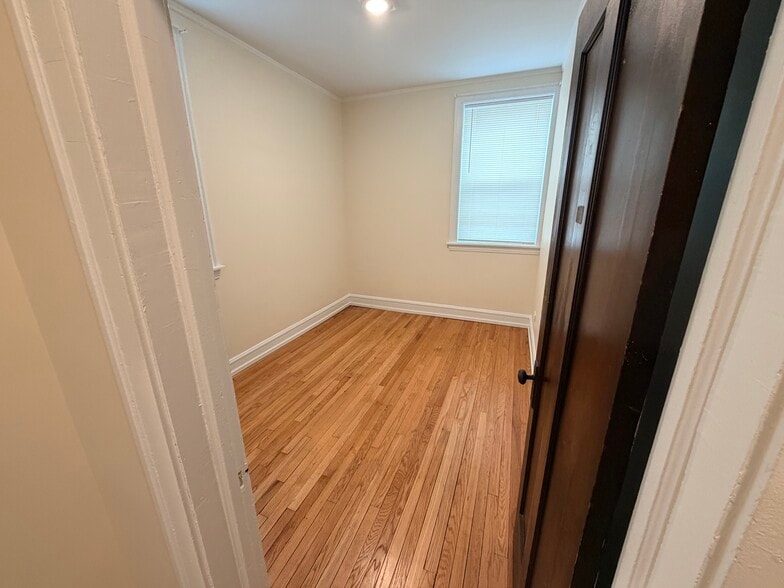 Building Photo - 9100 S Ashland Ave