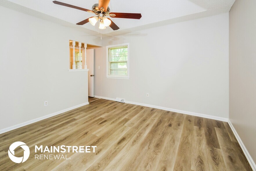 Building Photo - 16105 E 27th Ter S