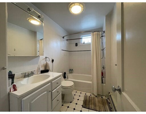 Building Photo - 86 Howard St